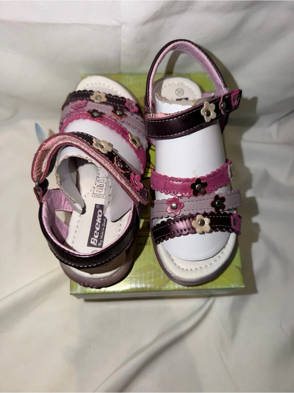 Beeko Tagna Purple Girls Sandal Size 30 Flower Scallop Straps NWT Leather